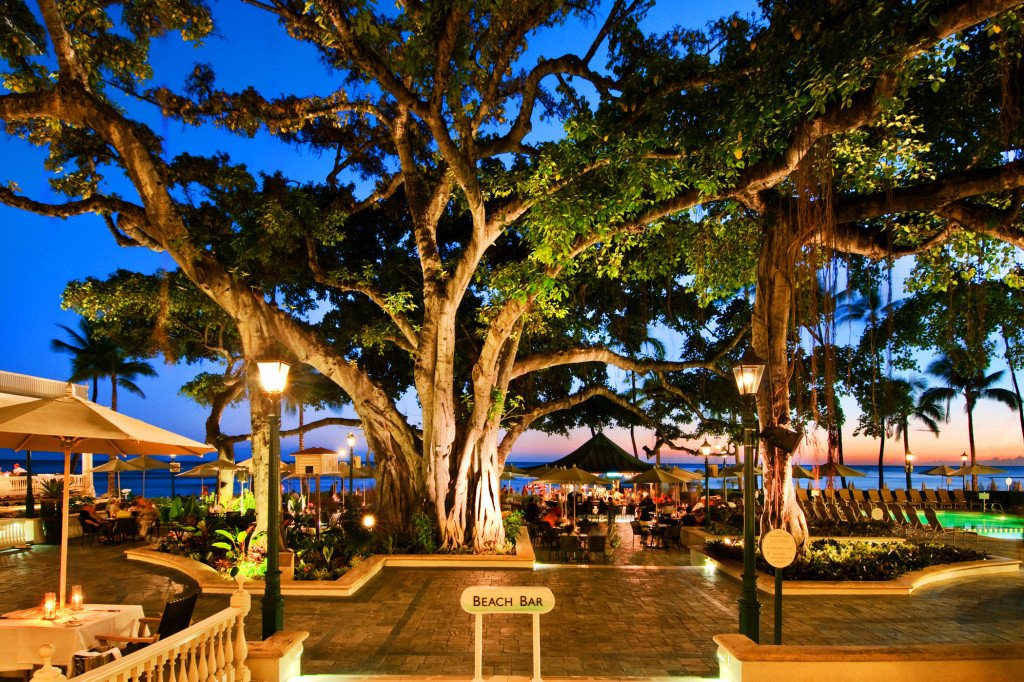 Banyan Courtyard at Sunset Courtesy of Moana Surfrider A Westin Resort & Spa