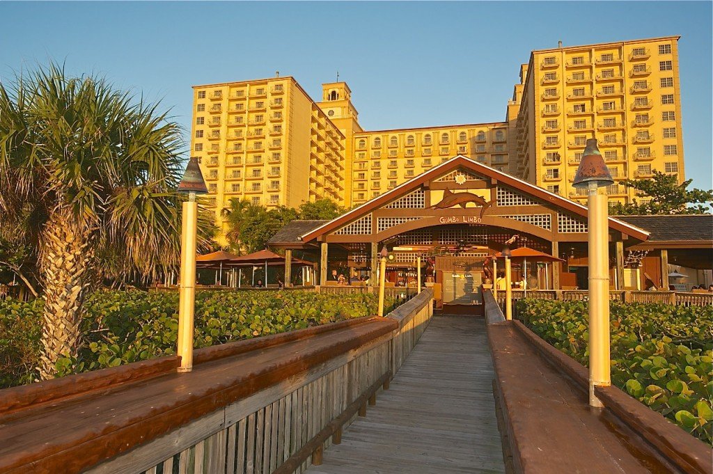 Catch that stunning sunset, while sipping on a cool one at Gumbo Limbo at The Ritz-Carlton, Naples. All images © Dale Sanders – www.DaleSandersPhotos.PhotoShelter.com