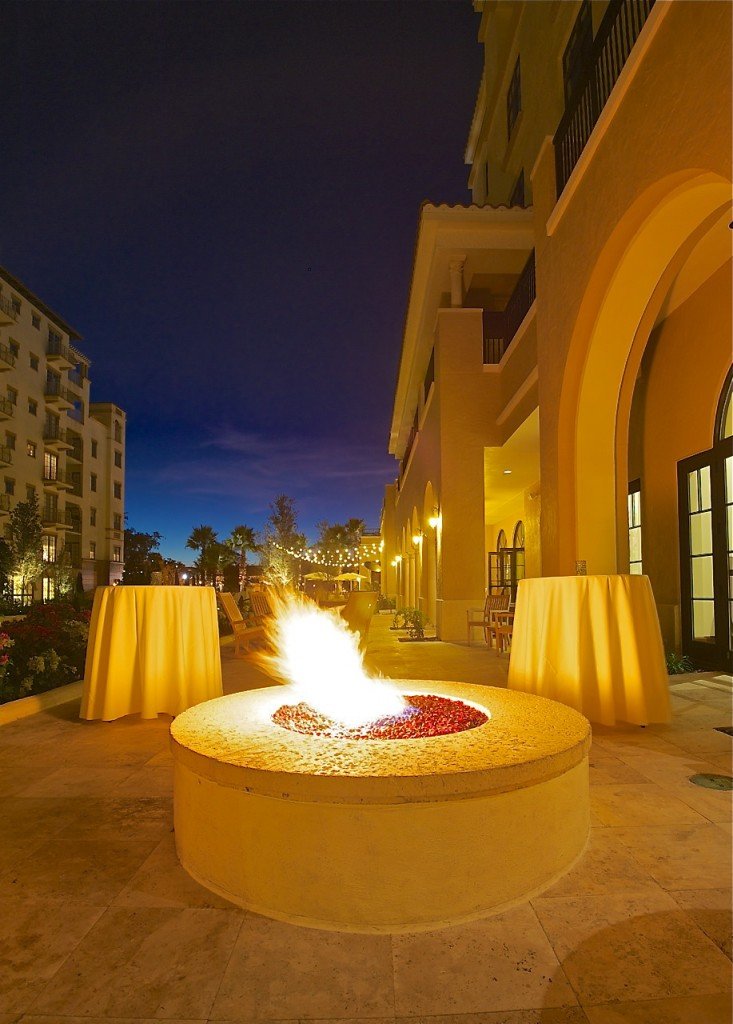 A roaring fire pit that warms your hands and heart at The Alfond Inn. All Images © Dale Sanders 2014 – www.DaleSandersPhotos.photoshelter.com 