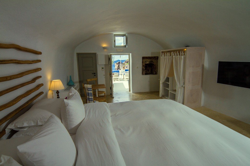 Grotto Suite Courtesy of Iconic Santorini
