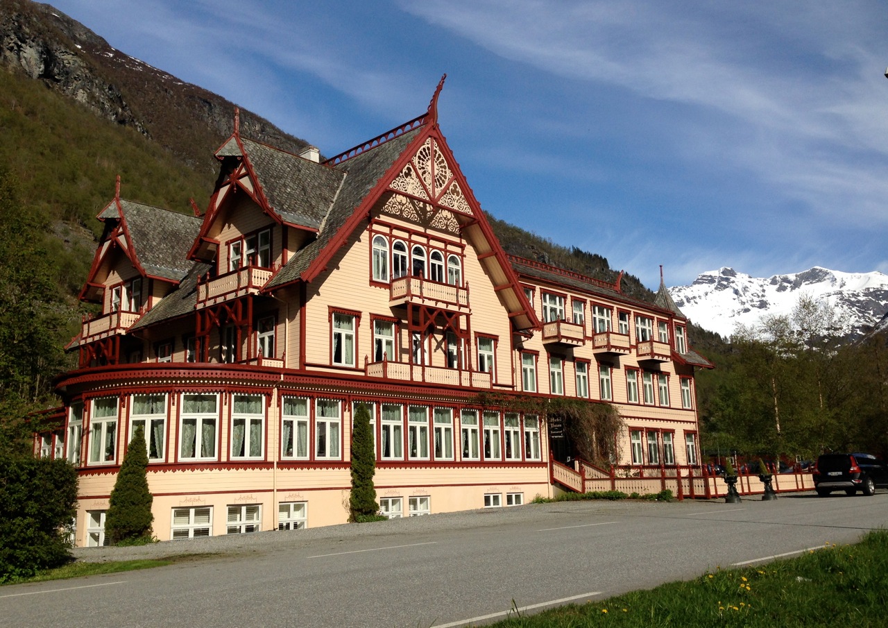 Historic Hotels of Norway: Tradition, Style and Leisure