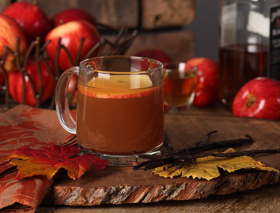 Fall Cocktails Bring Warmth to Autumn Gatherings