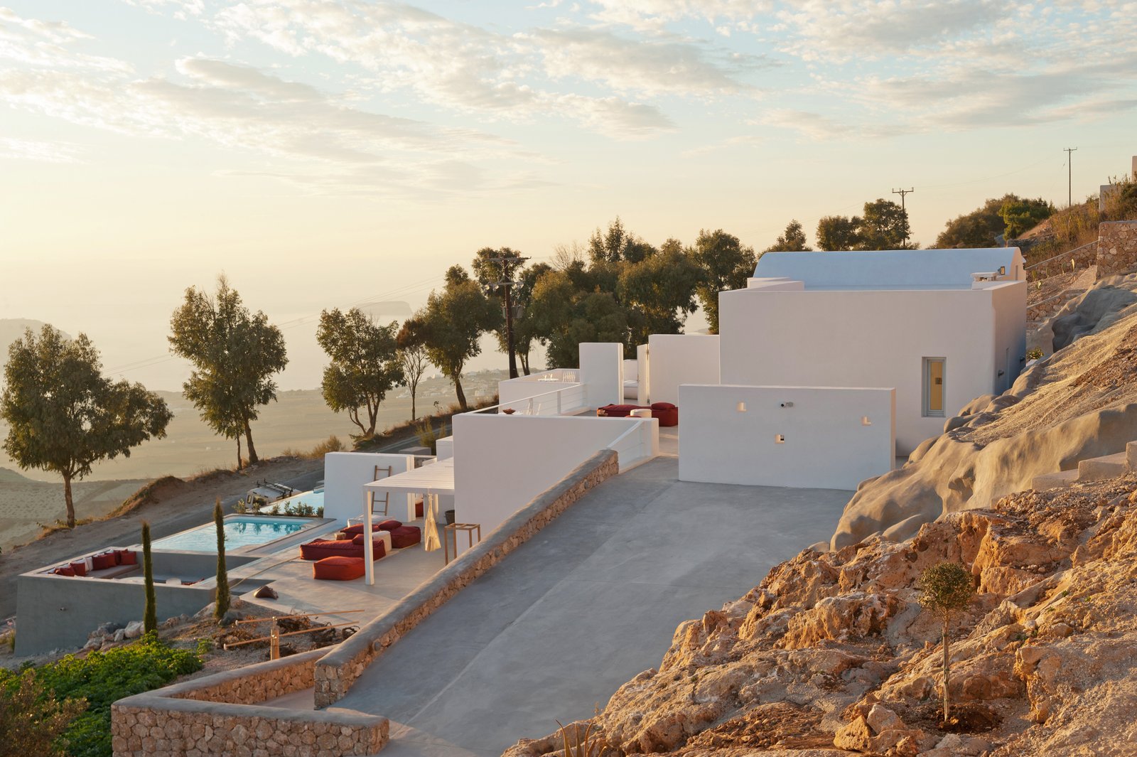 Santorini heights exterior | Luxe Beat Magazine