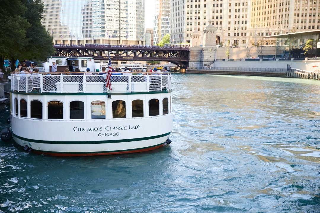 chicago river cruise charter