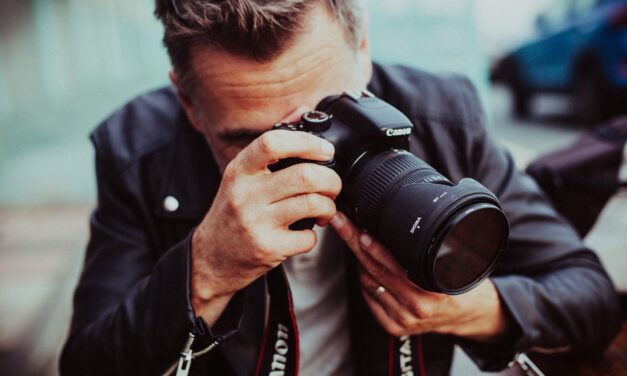 How to Become a Professional Photographer