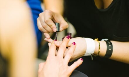 Getting your Nails Done Professionally and Safely This Summer