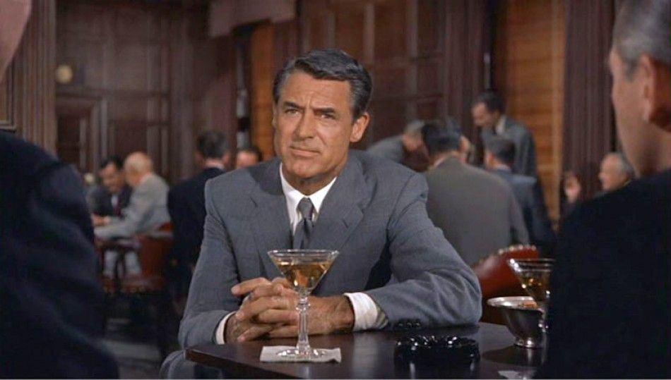 https://luxebeatmag.com/wp-content/uploads/2021/03/Cary-Grant-drinking-a-martini-at-famous-Oak-Bar-Plaze-Hotel-NYC-in-a-scene-from-the-movie-North-By-Northwest-Public-Domain.jpg
