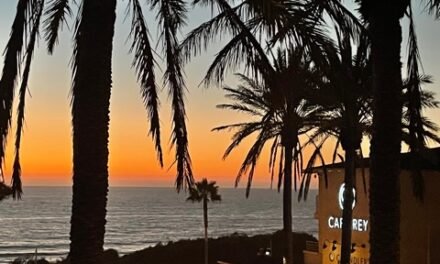 Head to The Cape Rey Carlsbad Beach for the Holidays