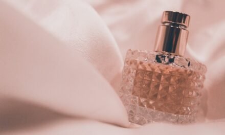 7 Types Of Perfume Scents Worth Knowing About