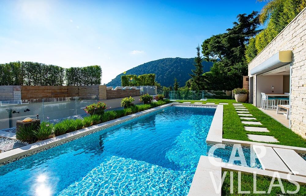 Dive into the most Spectacular Villa Pools this Summer on the French Riviera