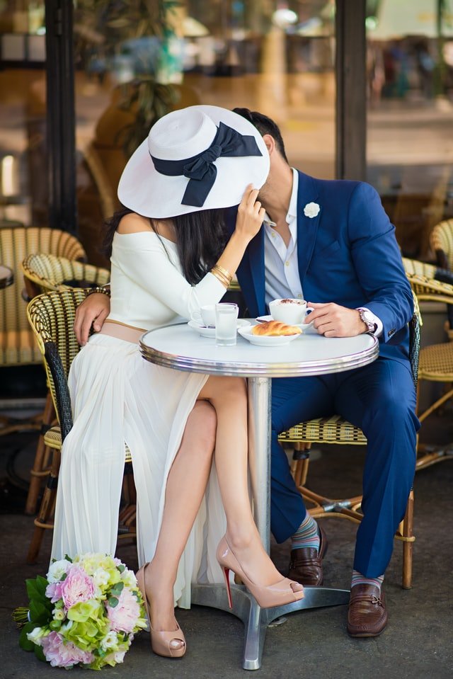 Bride and groom Paris cafe
