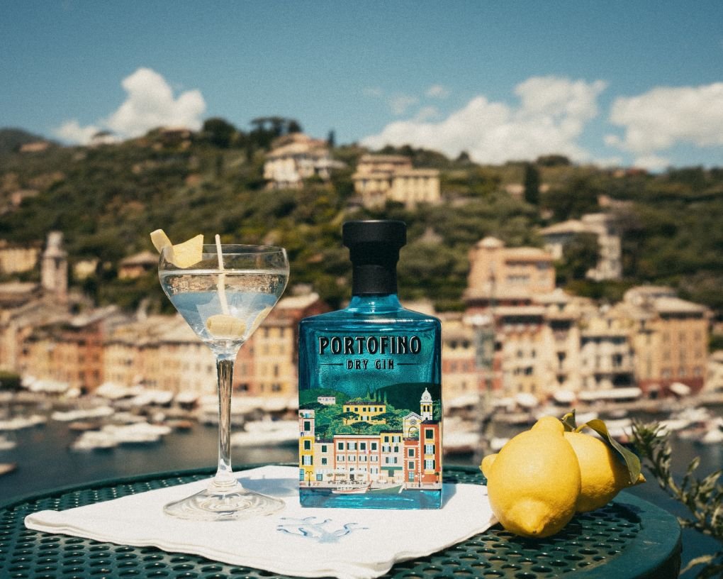 Portofino Dry Gin features 21 ingredients carefully selected for their  intense aromatic properties. Juniper, lemon, lavender, rosemary…