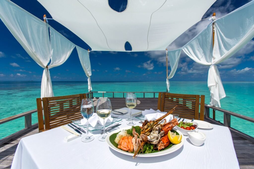 ©Baros Maldives_Piano Deck Lunch_HR1