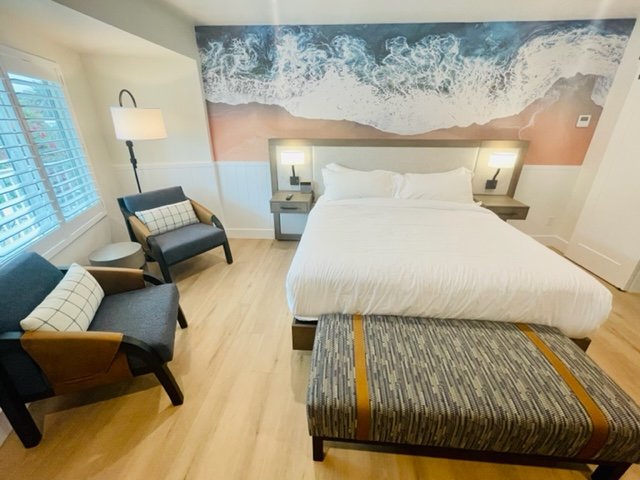 Guestrooms offer a coastal vibe. Photo Jill Weinlein