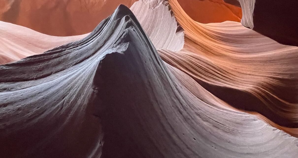 Experience the wonder and beauty of Antelope Canyon