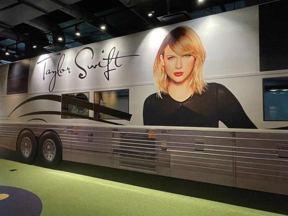 Taylor Swift's tour bus