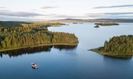 Floating Lodge in Arctic Sweden: Nature-filled Holiday