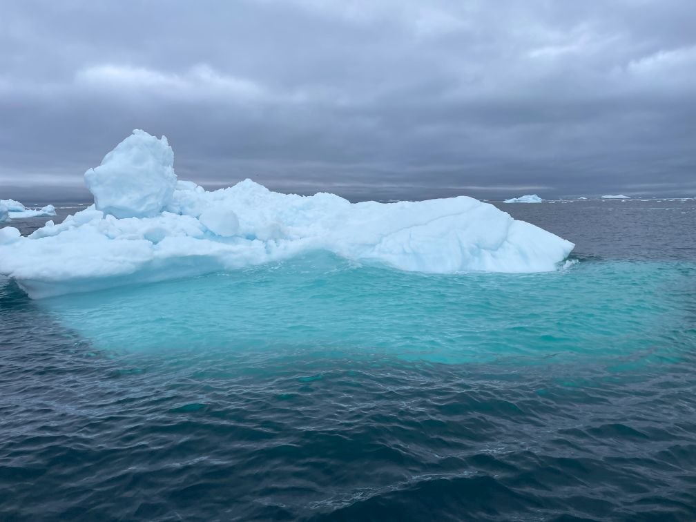 Icebergs have stunning hues