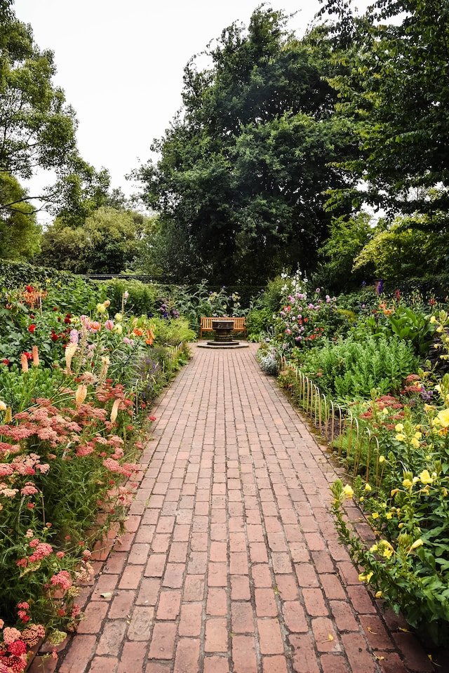 garden path