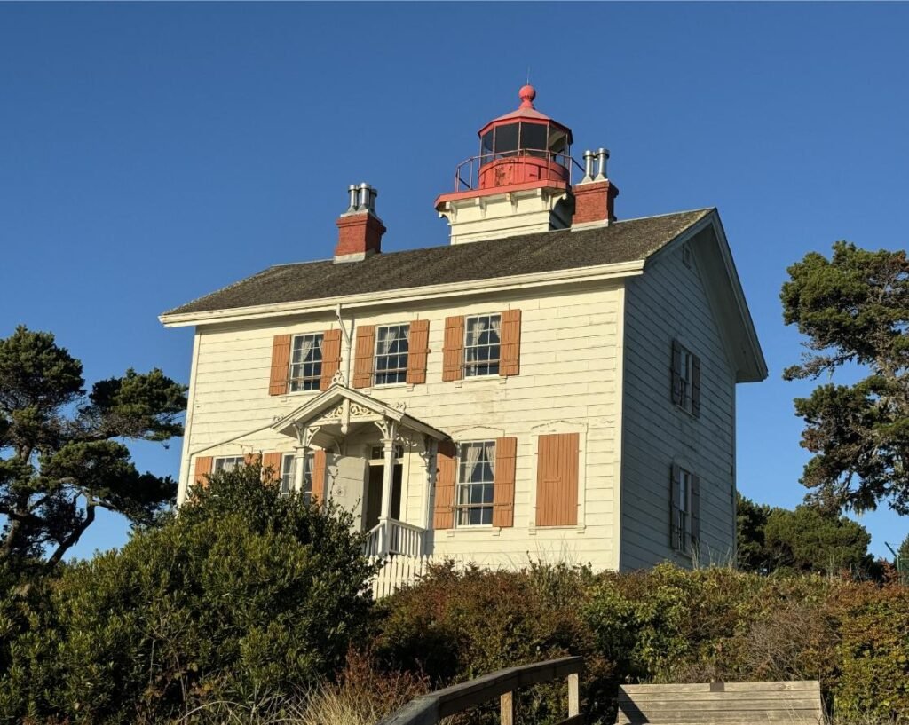 Yaquina Bay Lighthouse