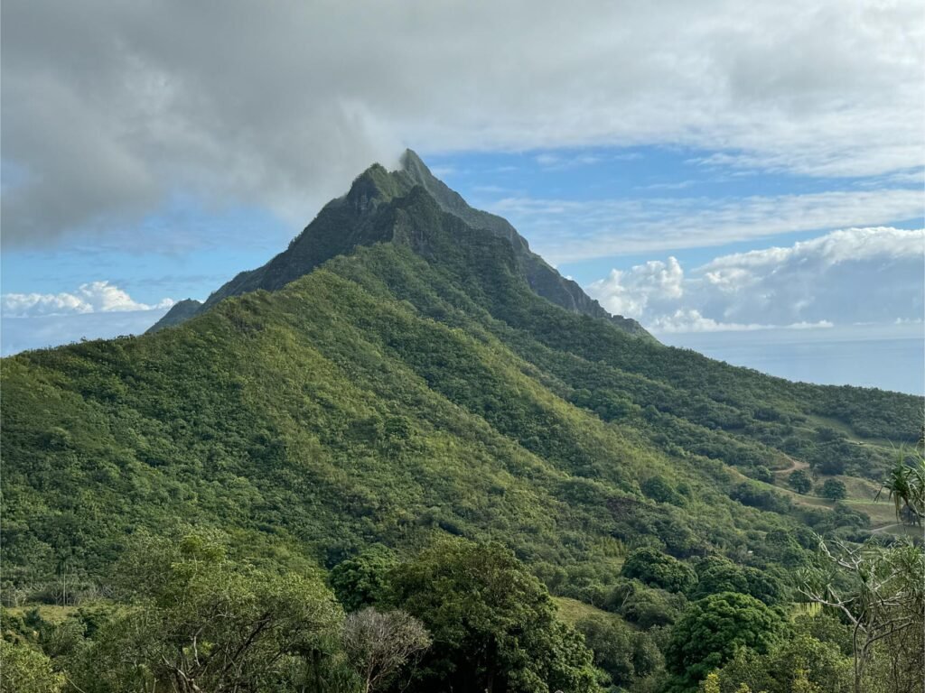 Kānehoalani or Kualoa ridge