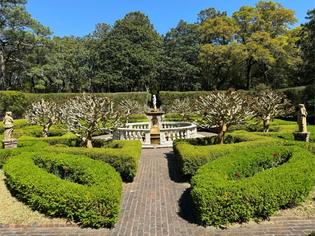 Elizabethan Gardens. Photo by Debbie Stone