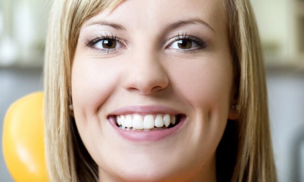 Cosmetic Dental Solutions to Enhance Your Confidence This Summer