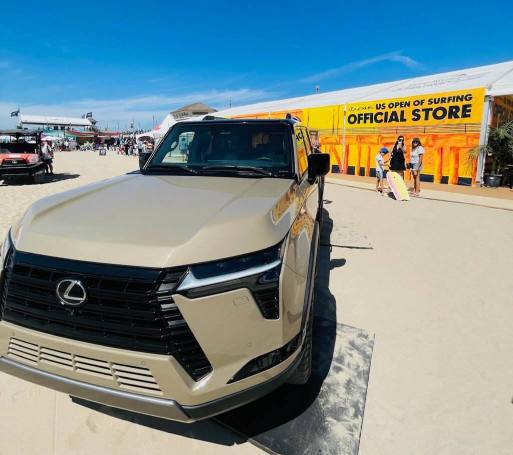 Lexus at US Open of Surfing. Photo Jill Weinlein